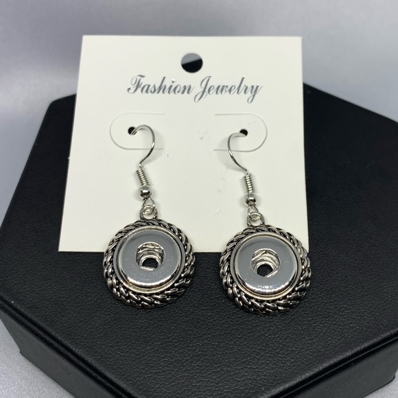 Laugh & Kiss Emoji Snap Button Earrings - Picture 2 of 2